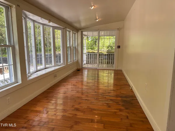 $179,000 | 7727 Swords Creek Road, Swords Creek, VA 24649