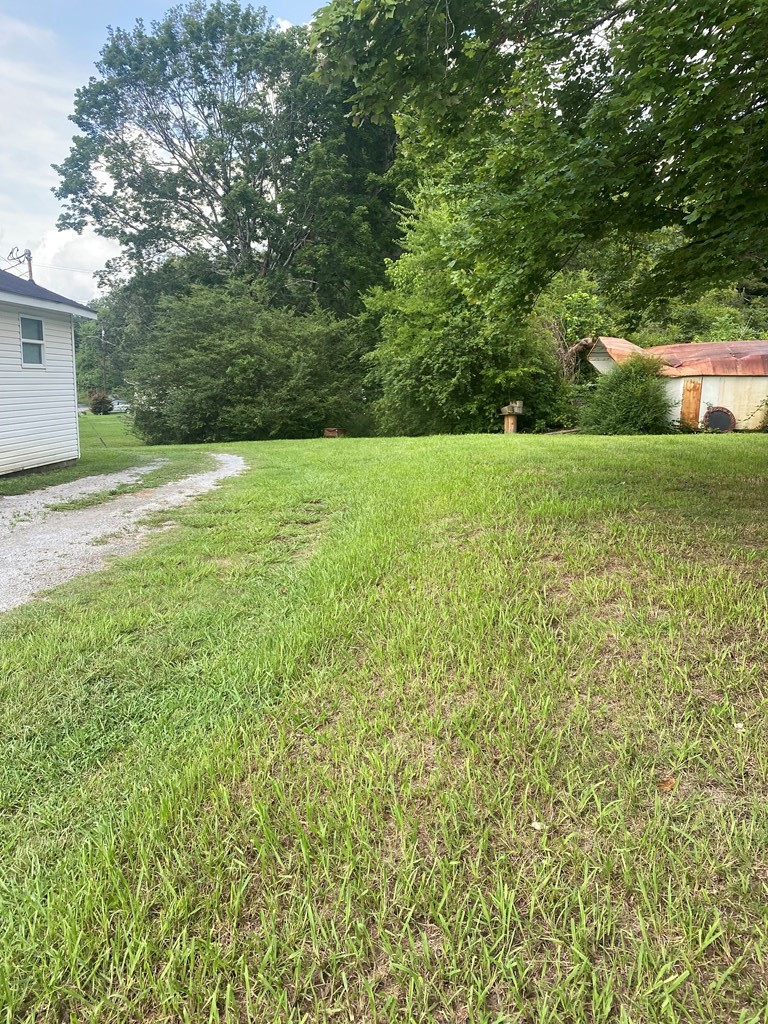 218 Riceville Road Athens, TN 37303 - Photo 2 of 4 Gallery Image 2