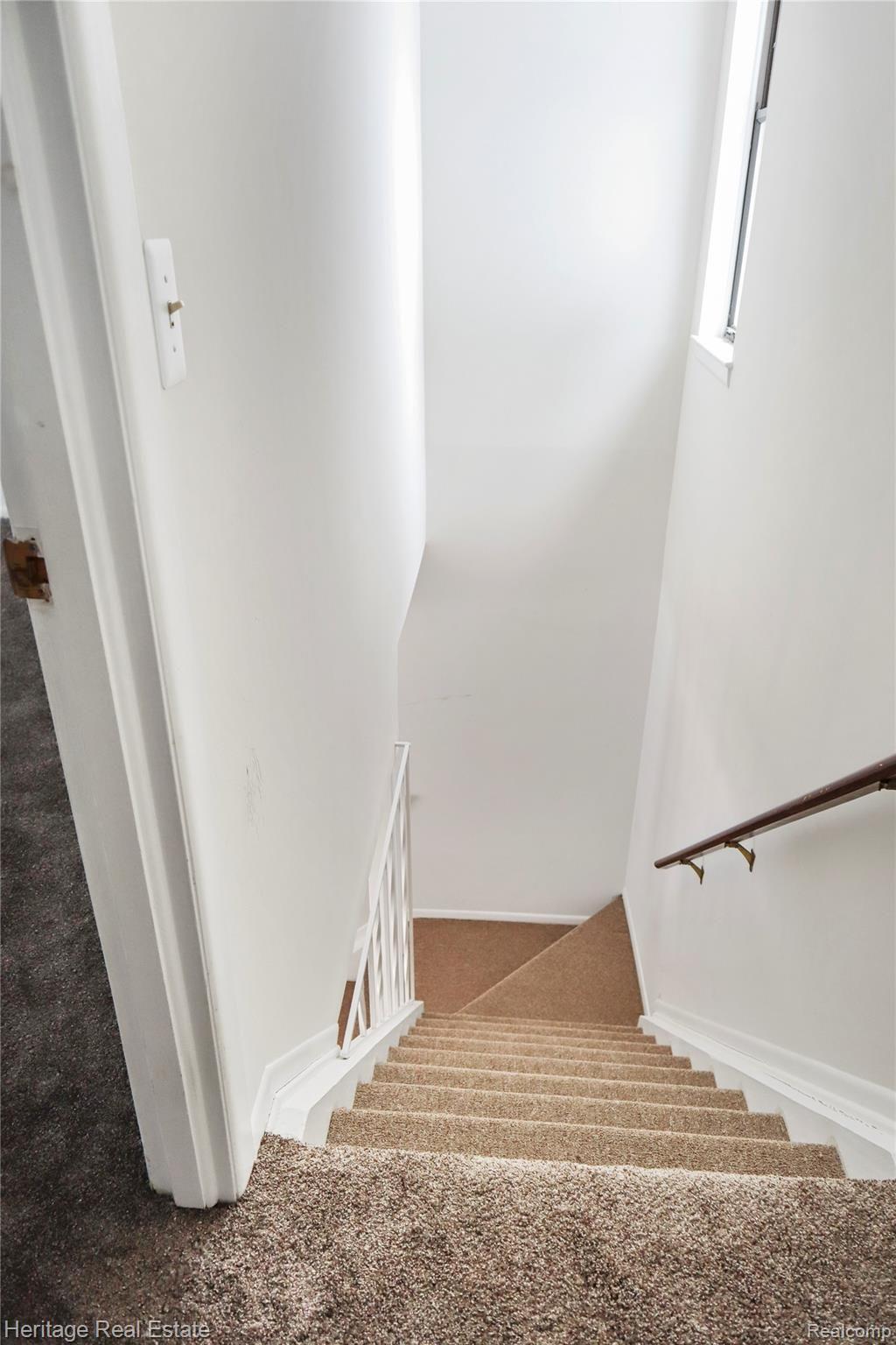 424 Willow Grove Lane Rochester, MI 48307 - Photo 15 of 20 View from 2nd floor looking down the staircase.