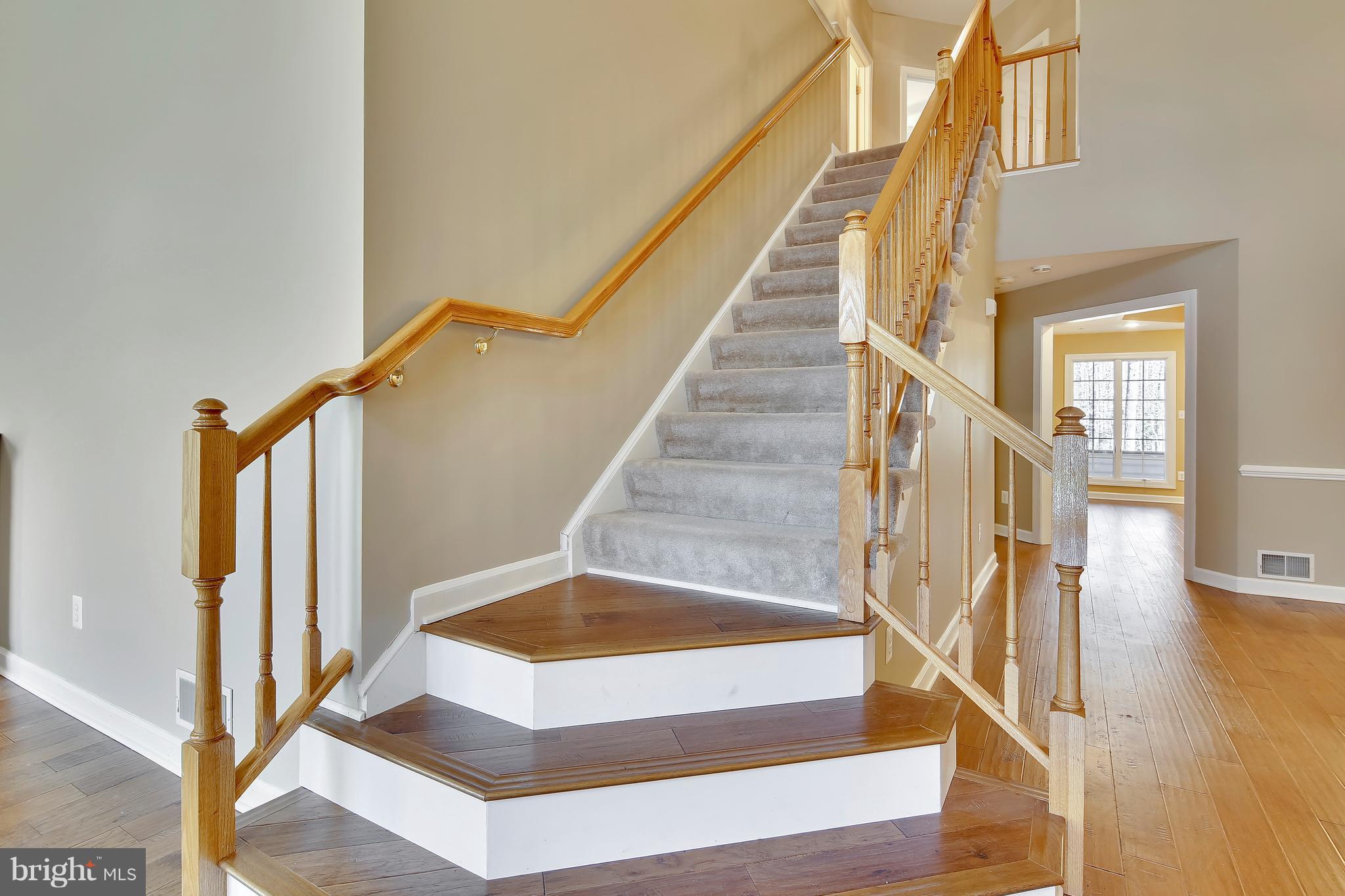 378 Colony Point Place Edgewater, MD 21037 - Photo 7 of 30 Staircase