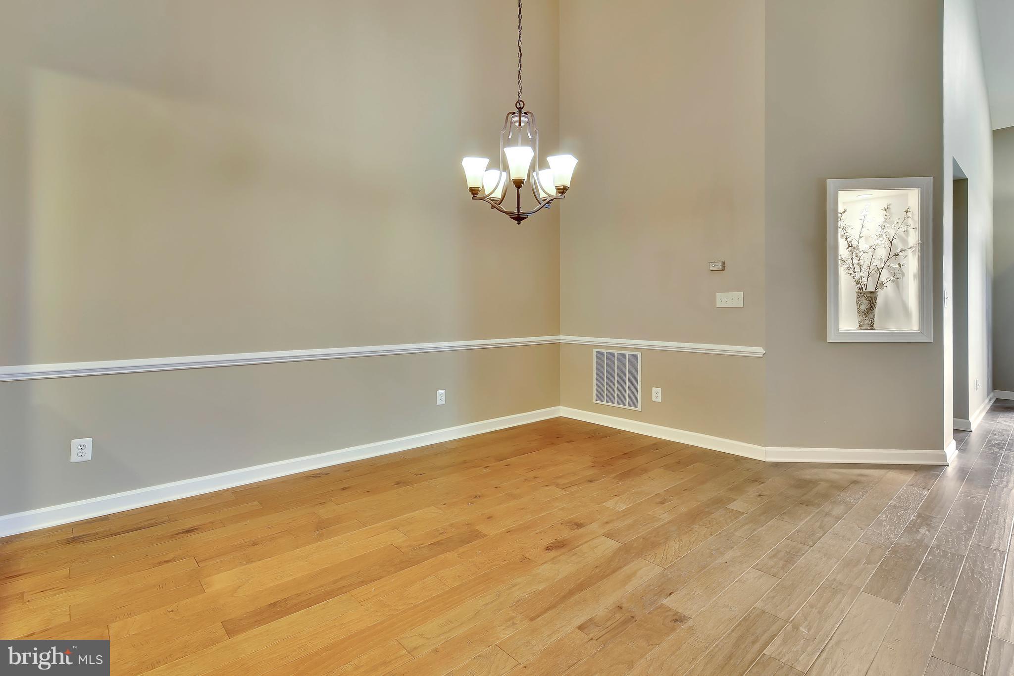 378 Colony Point Place Edgewater, MD 21037 - Photo 9 of 30 Upgraded Lighting Fixture