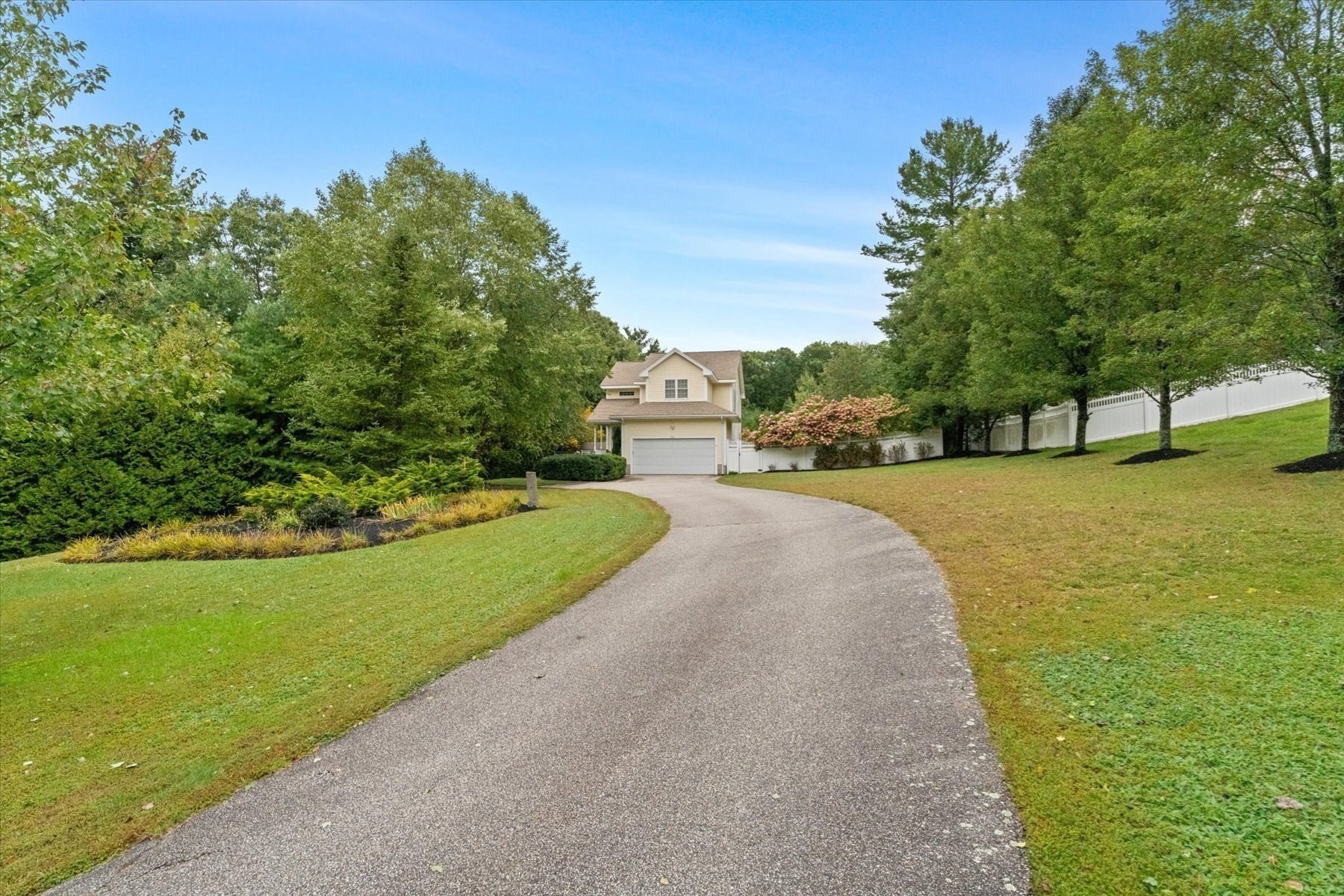 65 Arbor Road Uxbridge, MA 01569 - Photo 6 of 42 Gallery Image 6
