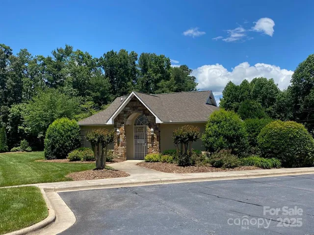 $114,900 | 1504 Brentwood Place, Morganton, NC 28655