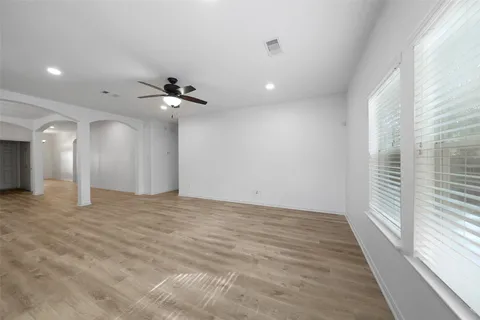 $289,900 | 438 Oak Gate Drive, Conroe, TX 77304