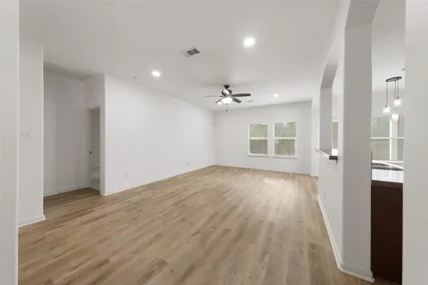 $289,900 | 438 Oak Gate Drive, Conroe, TX 77304