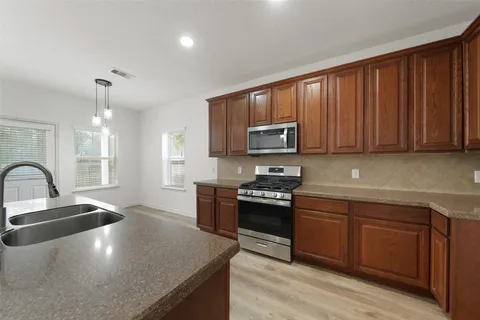 $289,900 | 438 Oak Gate Drive, Conroe, TX 77304