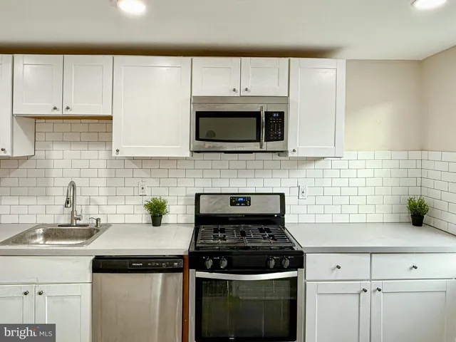 $2,600 | 116 West Berkley Avenue, Clifton Heights, PA 19018