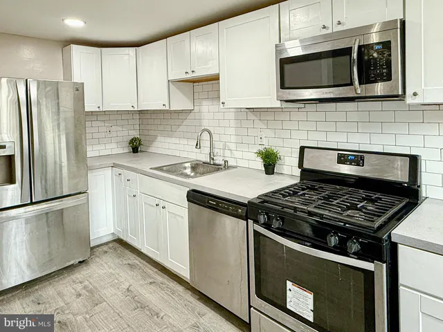 $2,600 | 116 West Berkley Avenue, Clifton Heights, PA 19018