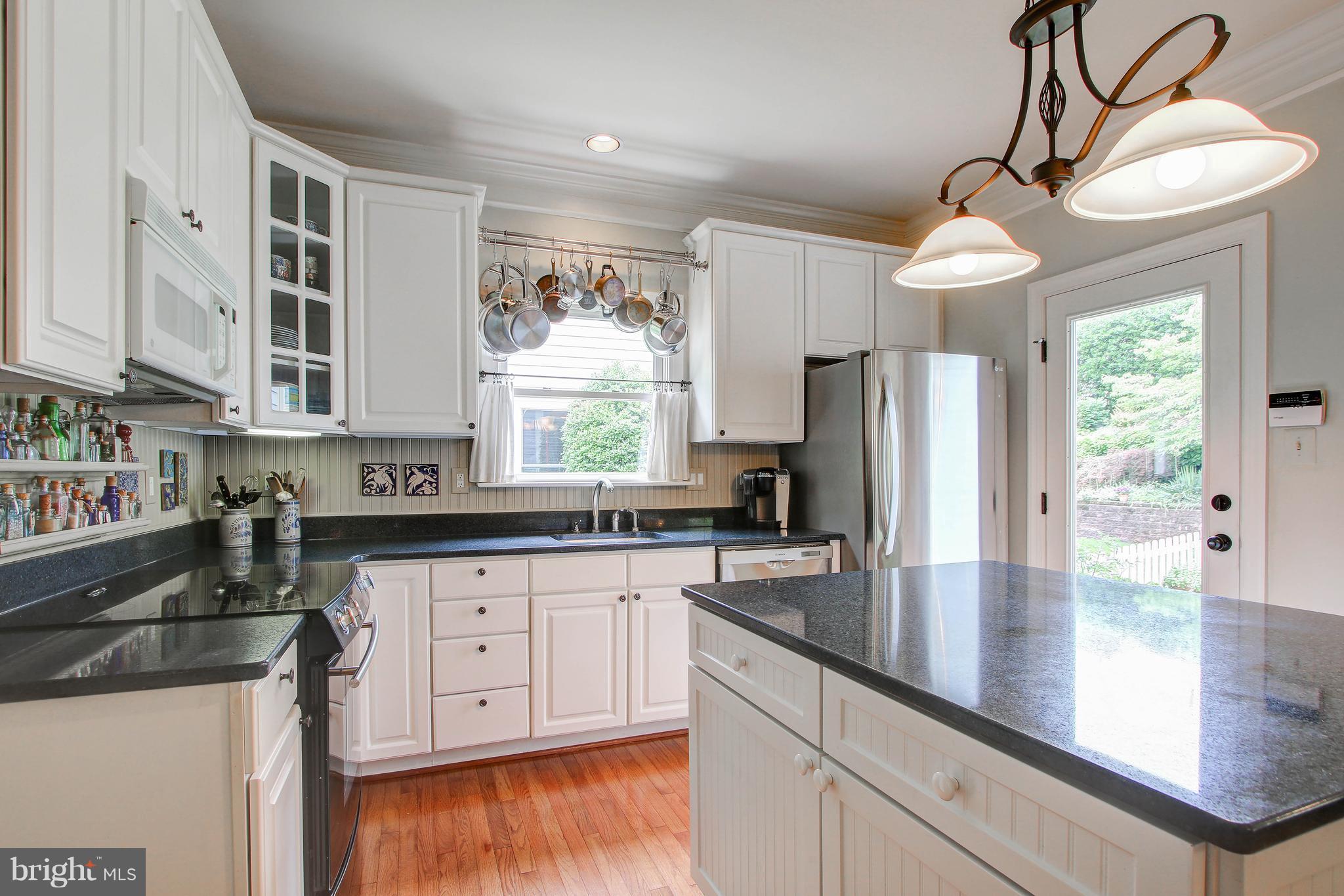 322 Tschiffely Square Road Gaithersburg, MD 20878 - Photo 13 of 30 Kitchen