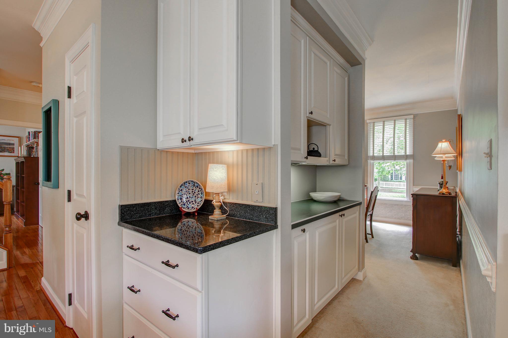 322 Tschiffely Square Road Gaithersburg, MD 20878 - Photo 14 of 30 Kitchen with butler's pantry