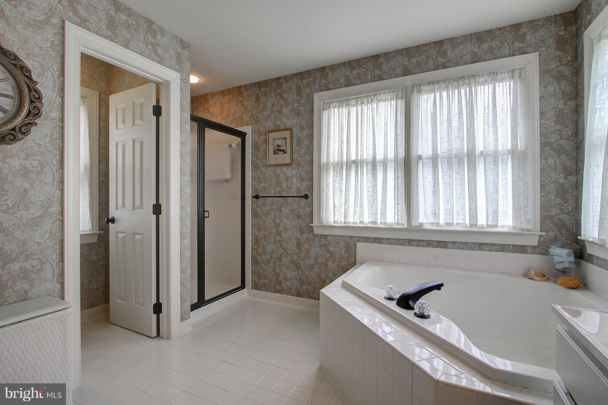 322 Tschiffely Square Road Gaithersburg, MD 20878 - Photo 18 of 30 Bath (Master)