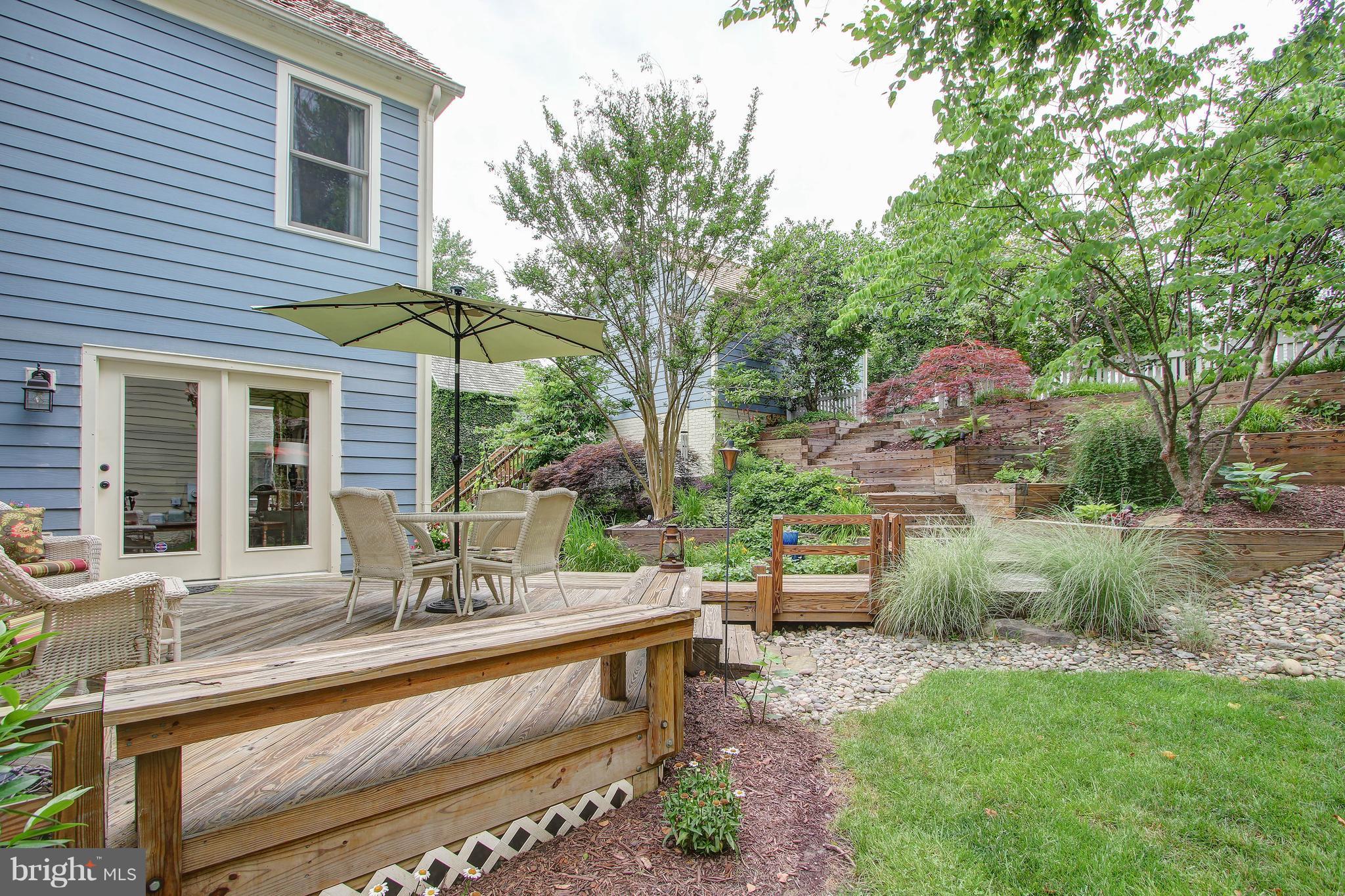 322 Tschiffely Square Road Gaithersburg, MD 20878 - Photo 25 of 30 Exterior (Rear)