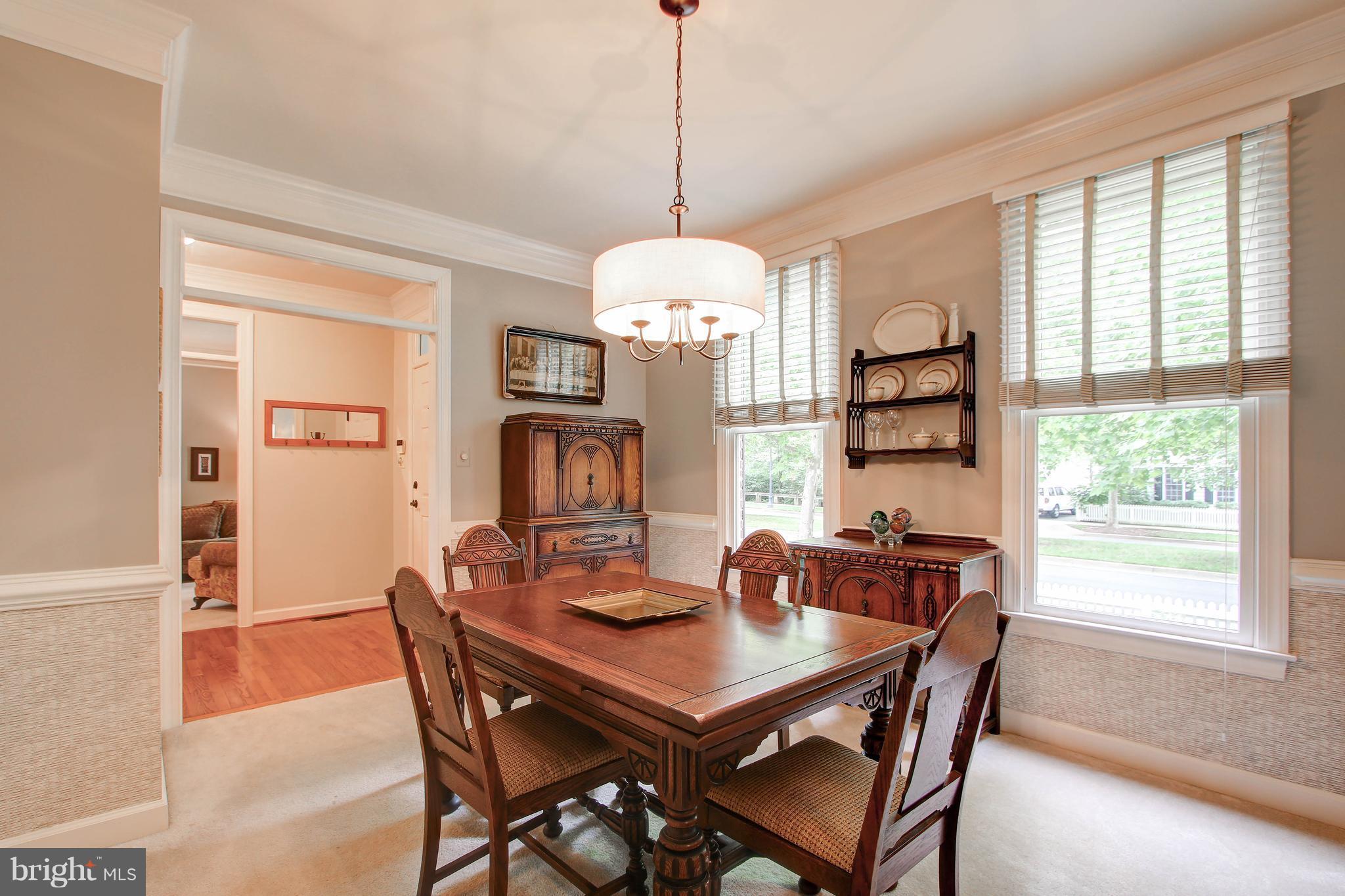 322 Tschiffely Square Road Gaithersburg, MD 20878 - Photo 7 of 30 Dining Room
