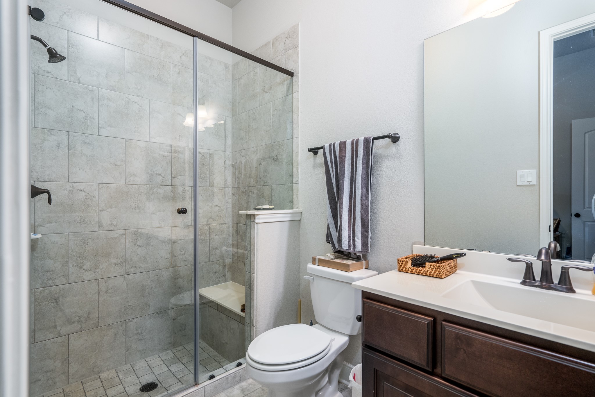 10410 Southern Hawker Conroe, TX 77385 - Photo 12 of 47 Guest Suite Private Bath