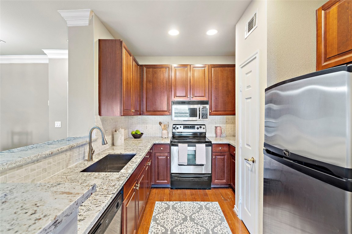 2400 McCue Road, Unit 428 Houston, TX 77056 - Photo 5 of 24