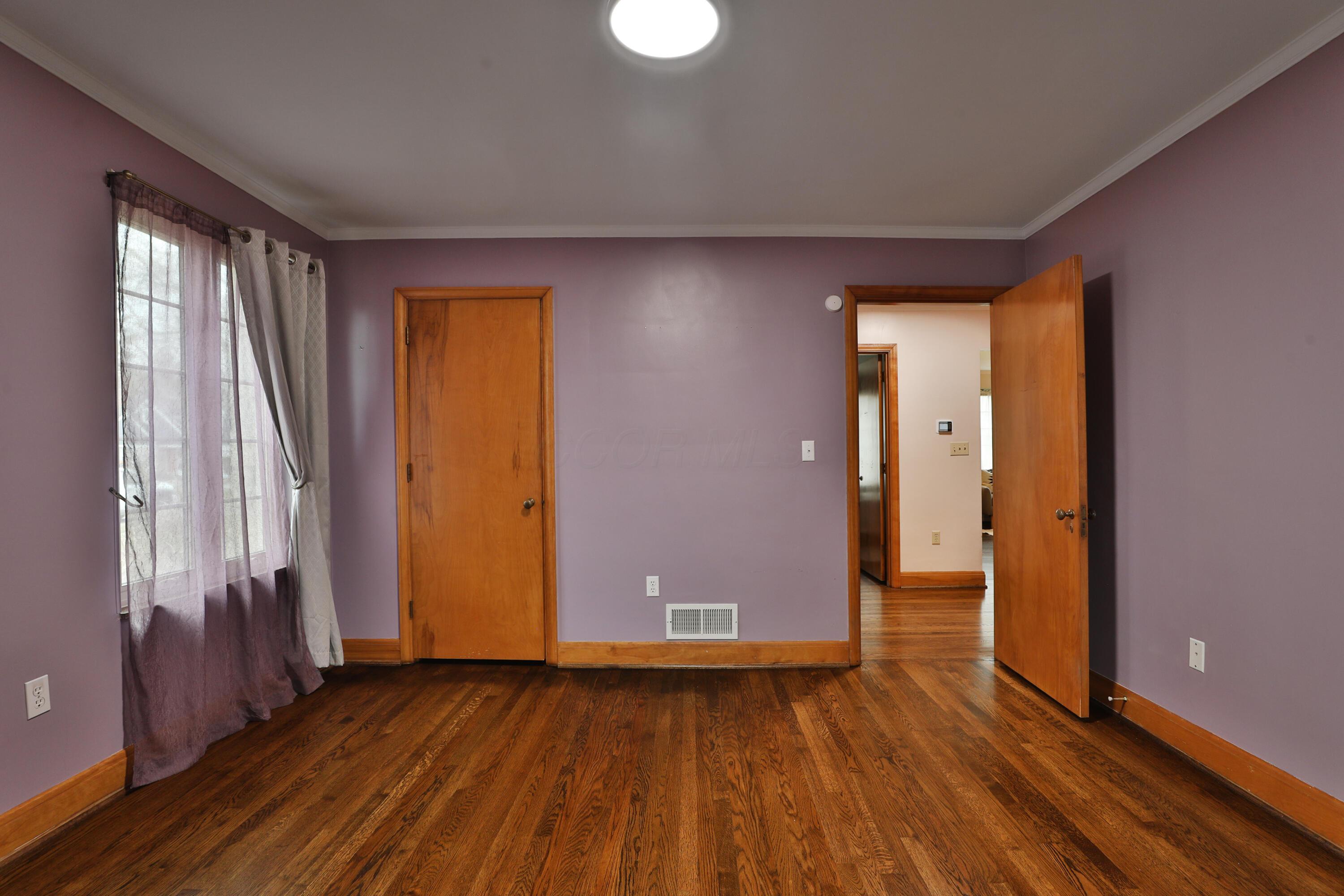 2620 Wellesley Road Columbus, OH 43209 - Photo 11 of 32 Back Bedroom