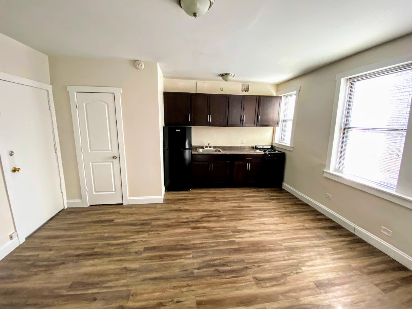 839 West Sheridan Road, Unit 509 Chicago, IL 60613 - Photo 5 of 12 Gallery Image 5