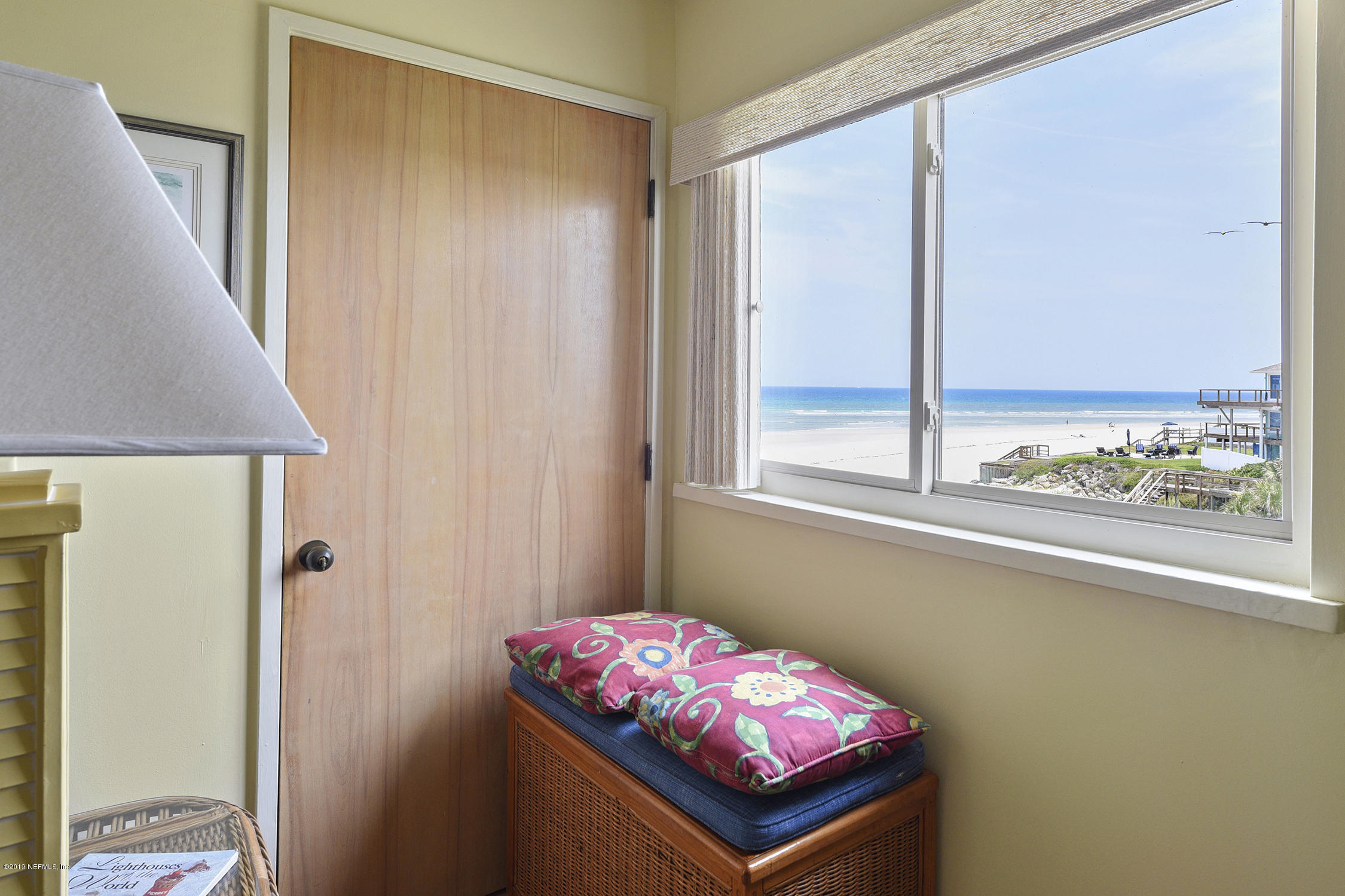 8850 Old A1A, Unit 9 St. Augustine, FL 32080 - Photo 20 of 37 a bath room with a window