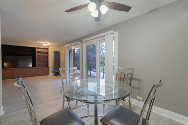 $289,999 | 4 Cour La Salle, Palos Hills, IL 60465