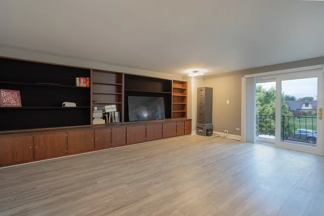 $289,999 | 4 Cour La Salle, Palos Hills, IL 60465