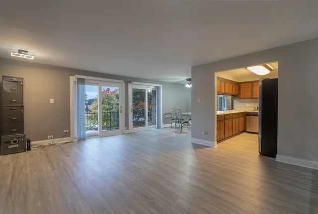 $289,999 | 4 Cour La Salle, Palos Hills, IL 60465