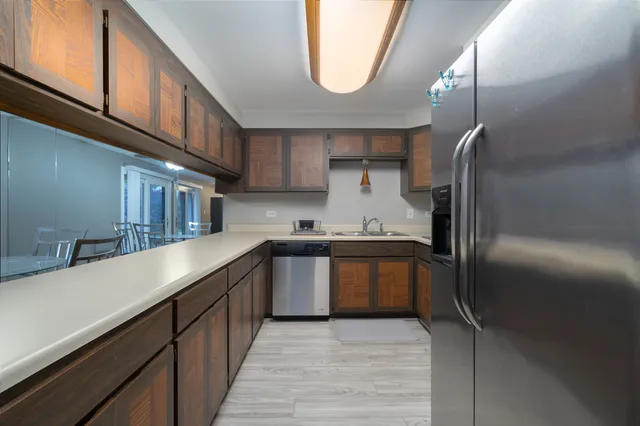 $289,999 | 4 Cour La Salle, Palos Hills, IL 60465