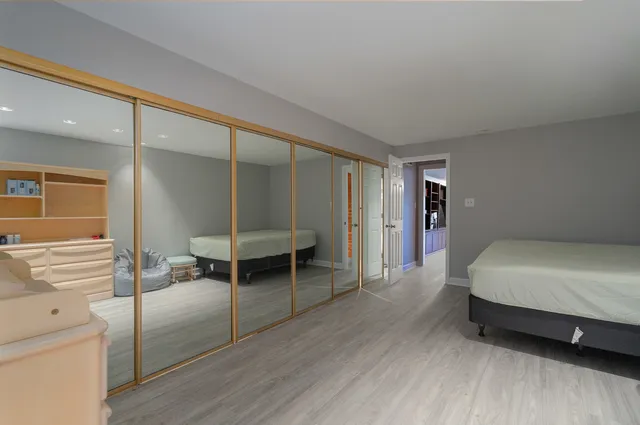 $289,999 | 4 Cour La Salle, Palos Hills, IL 60465