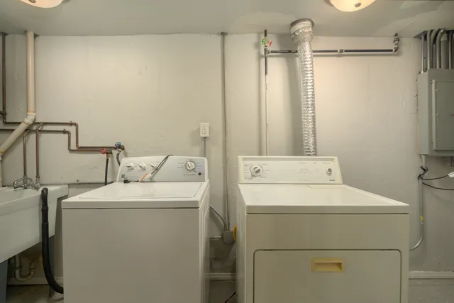 $289,999 | 4 Cour La Salle, Palos Hills, IL 60465