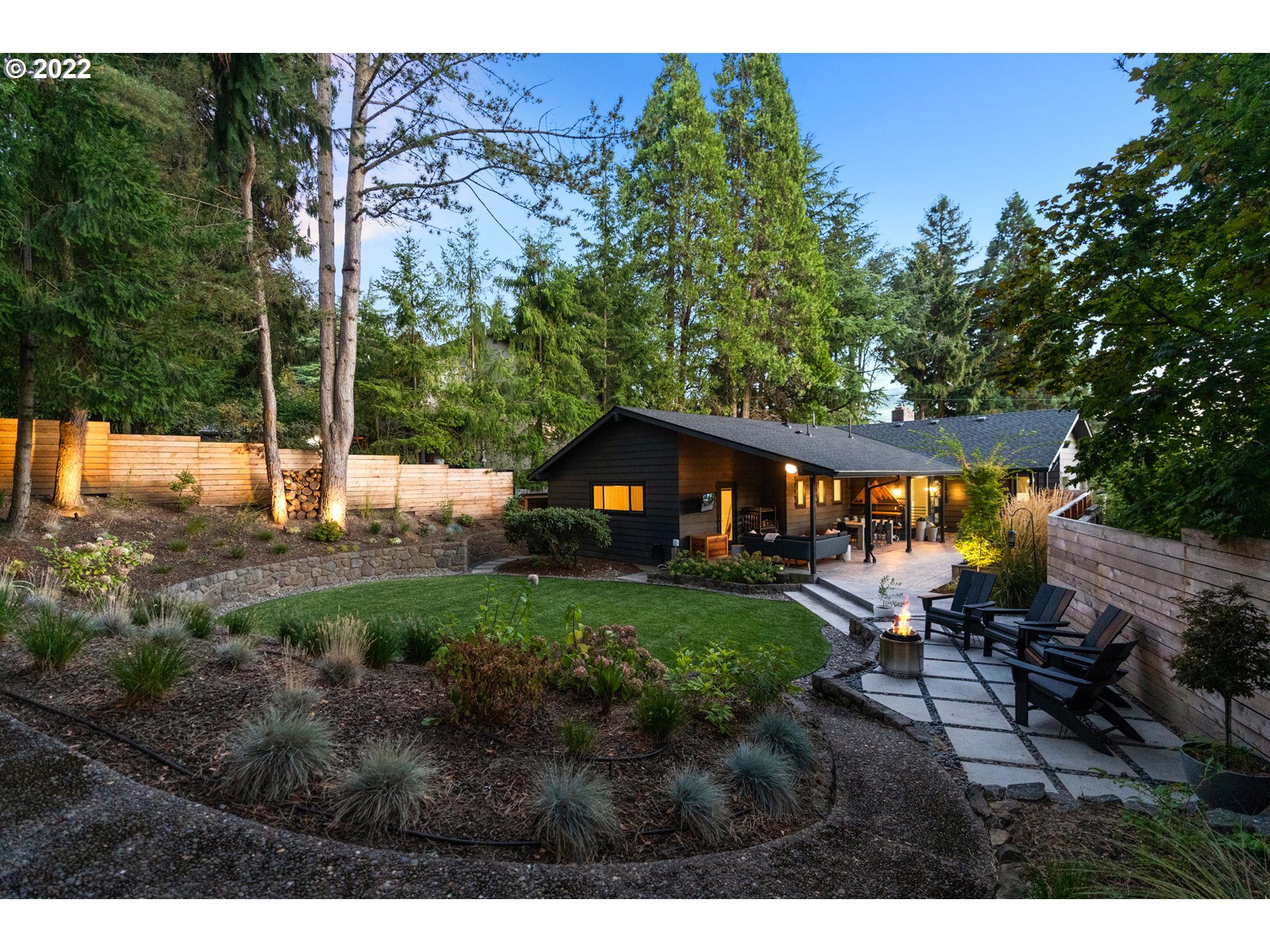 3808 Southwest Jerald Way Portland, OR 97221 - Photo 28 of 32 Yard