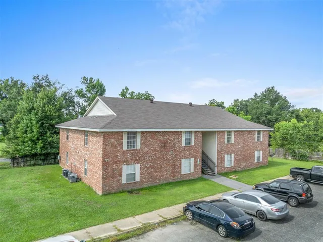 $850,000 | 705 11th Street, Kinder, LA 70648