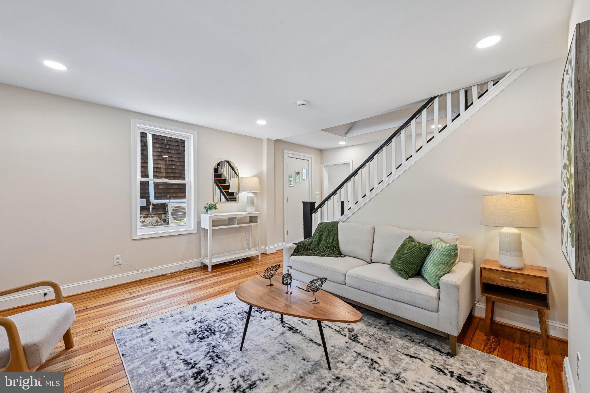 5714 Rusk Avenue Baltimore, MD 21215 - Photo 10 of 51 Bright and inviting living space.