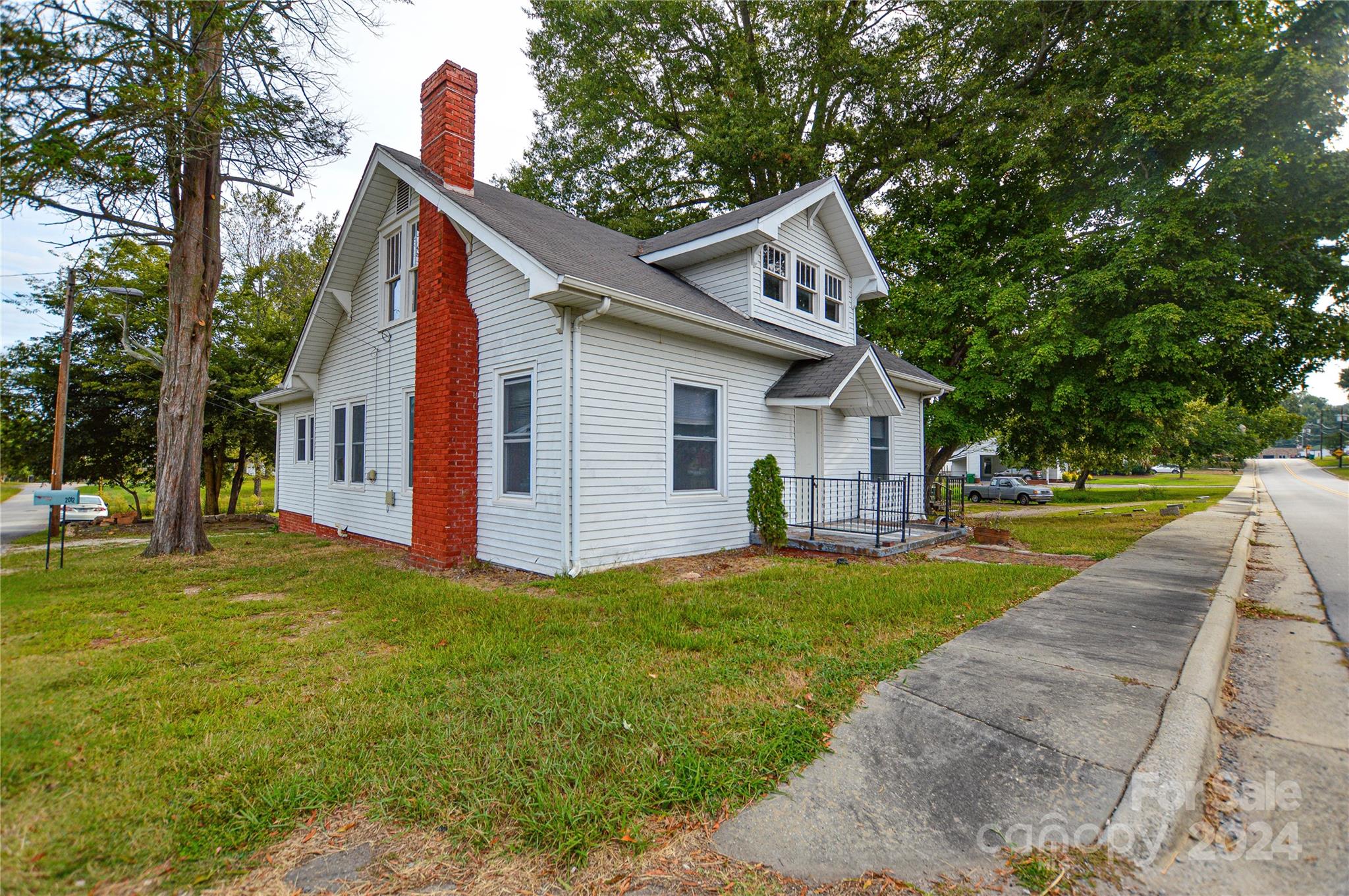 2012 Raney Street Salisbury, NC 28146 - Photo 3 of 32 Gallery Image 3