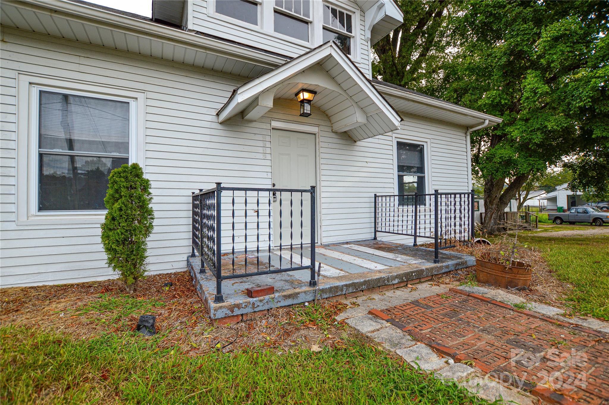 2012 Raney Street Salisbury, NC 28146 - Photo 5 of 32 Gallery Image 5