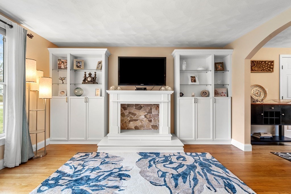230 Cart Path Road Tewksbury, MA 01876 - Photo 6 of 36 Gallery Image 6