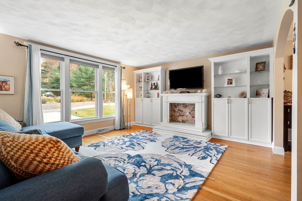 230 Cart Path Road Tewksbury, MA 01876 - Photo 7 of 36 Gallery Image 7
