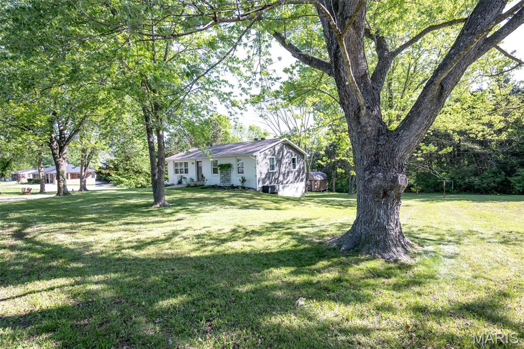 5715 Dove Lake Road Jefferson City, MO 65101 - Photo 3 of 56