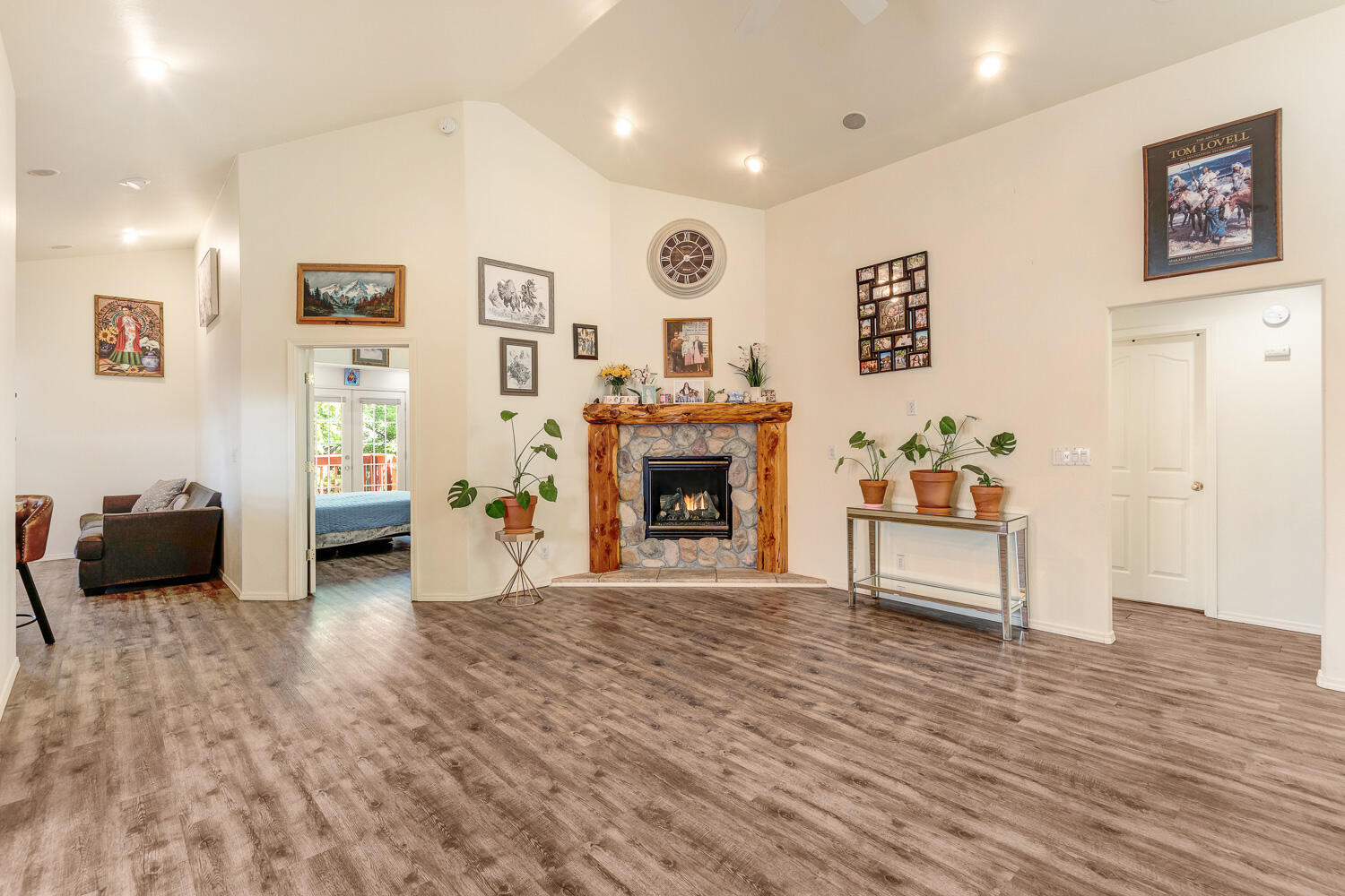 2770 Faith Bend, OR 97701 - Photo 8 of 26