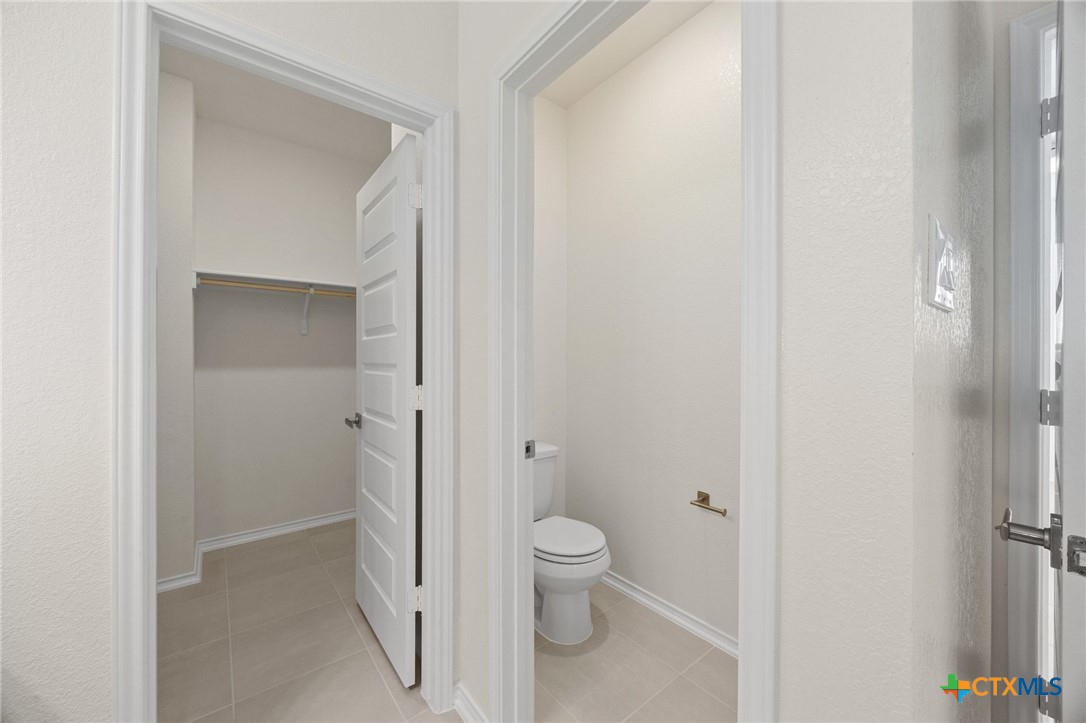 1933 Jadd Street Belton, TX 76513 - Photo 20 of 30 Primary Bathroom and Walk-In Closet