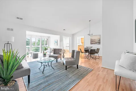 $525,000 | 10717 Kings Riding Way, Unit 301, Rockville, MD 20852