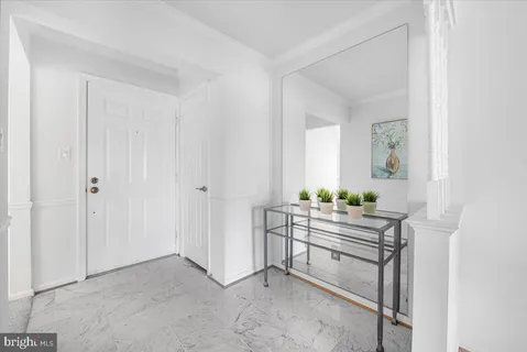 $525,000 | 10717 Kings Riding Way, Unit 301, Rockville, MD 20852