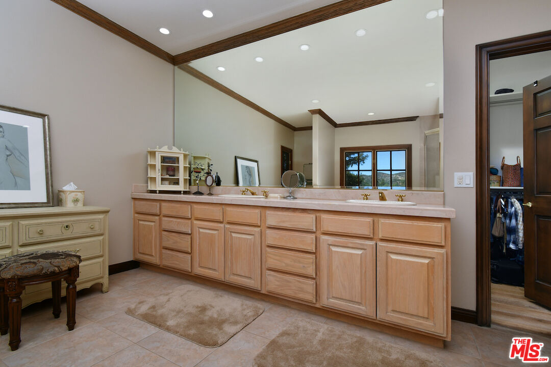 2317 Sierra Creek Road Agoura Hills, CA 91301 - Photo 44 of 73