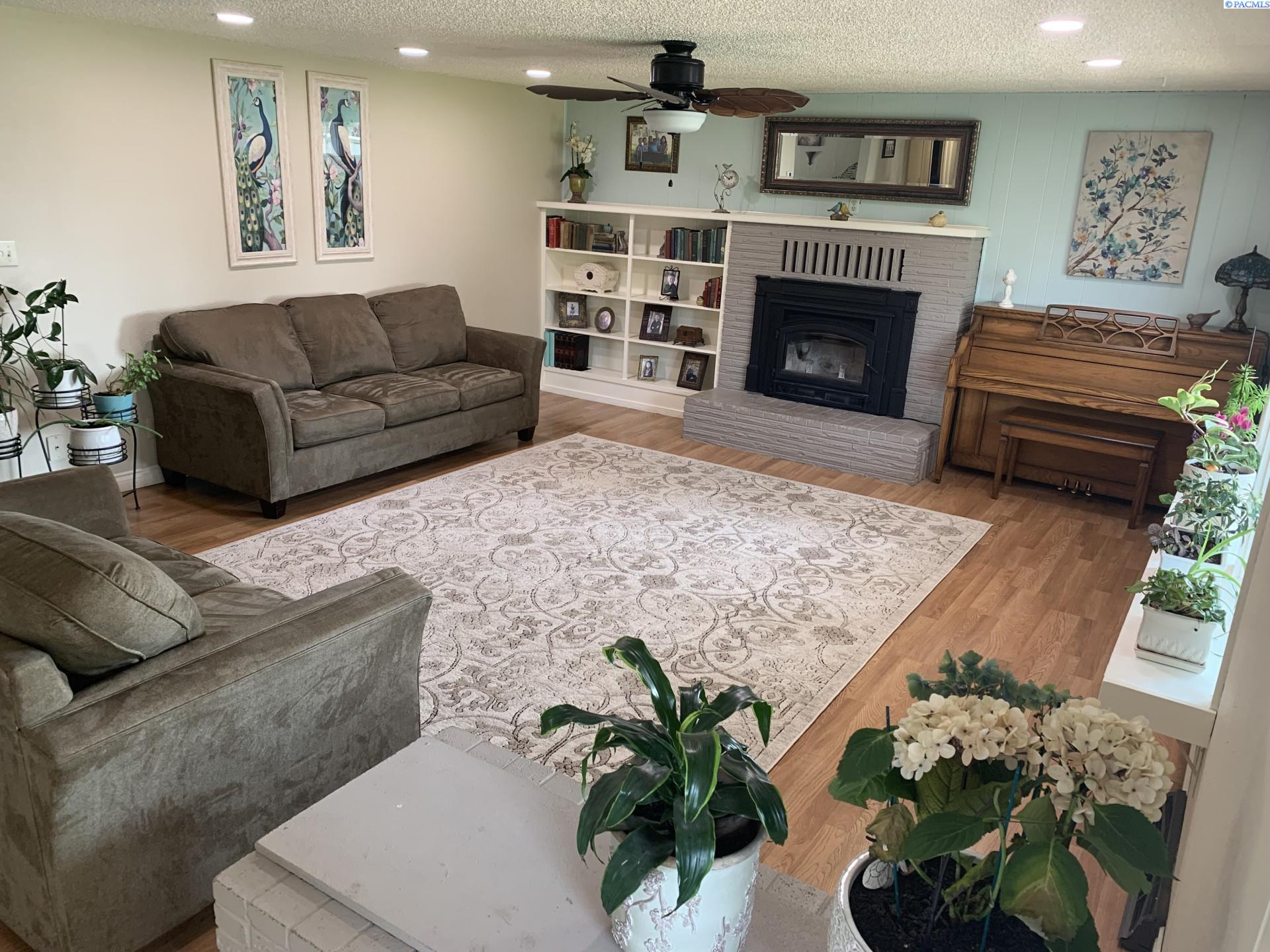 111 Hornby Road Grandview, WA 98930 - Photo 2 of 35 Gallery Image 2