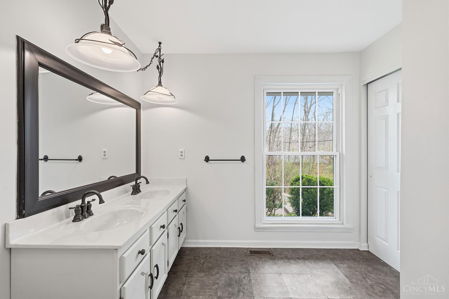 3883 Fulton Grove Road Cincinnati, OH 45245 - Photo 42 of 70