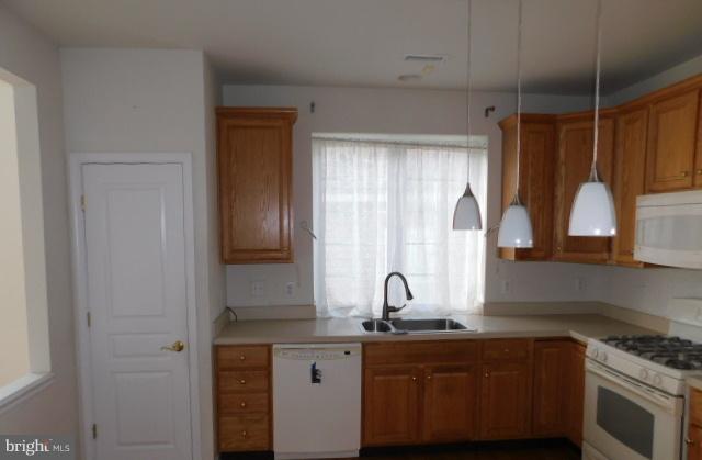 68 East Shipps Way Riverside, NJ 08075 - Photo 4 of 21