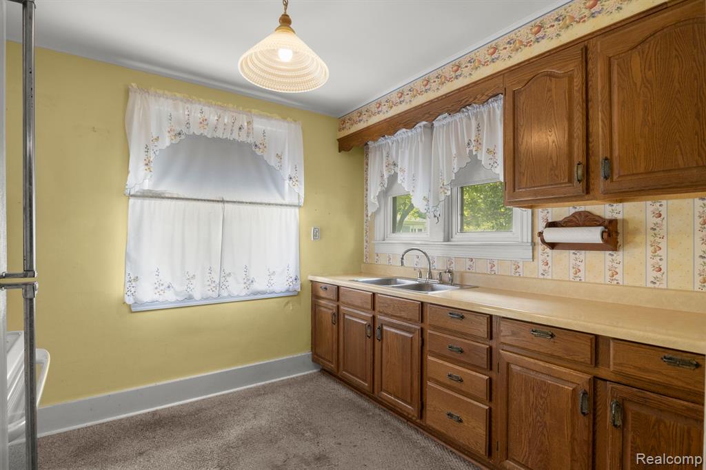 12035 Inkster Road Taylor, MI 48180 - Photo 13 of 46