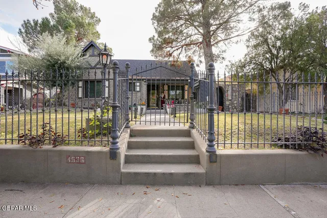$525,000 | 4536 Trowbridge Drive, El Paso, TX 79903
