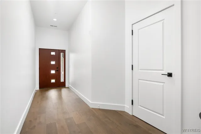 $949,000 | 258 Lakefront Boulevard, Buffalo, NY 14202