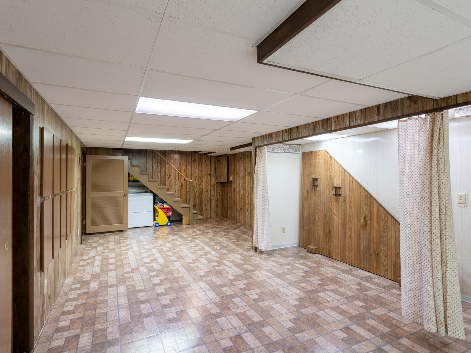1000 Maple Grove Road Jackson, MI 49201 - Photo 32 of 44 0N0A9137-HDR