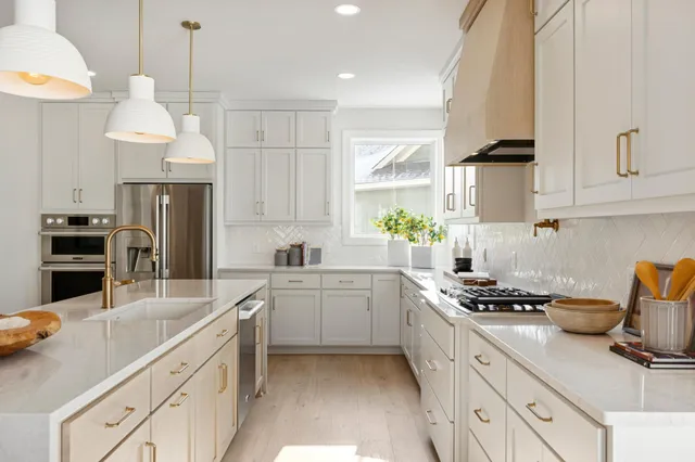 $849,750 | 11359 Wildflower Drive, Lake Elmo, MN 55042