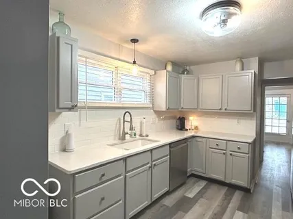 $240,000 | 122 South 5th Avenue, Beech Grove, IN 46107